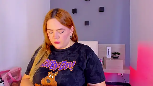 Snapshot of sophiarossee_ chatting on 02-06-25, 12:37 sophiarossee online show from 02-06-25, 12:37