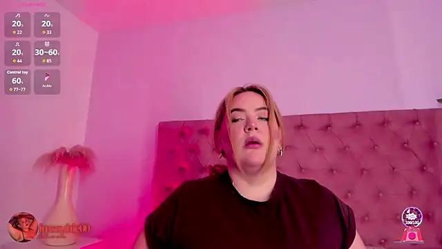 Snapshot of sophiarossee_ chatting on 09-22-25, 12:18 sophiarossee online show from 09-22-25, 12:18