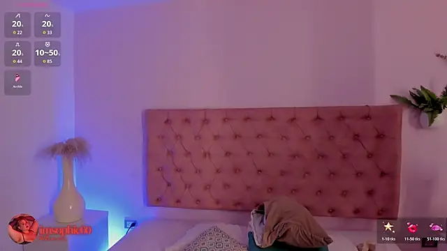 Snapshot of sophiarossee_ chatting on 10-31-25, 12:06 sophiarossee online show from 10-31-25, 12:06