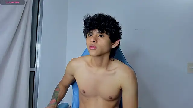 Snapshot of Edwars_03 chatting on 12-03-24, 12:24 Edwars 03 online show from 12-03-24, 12:24