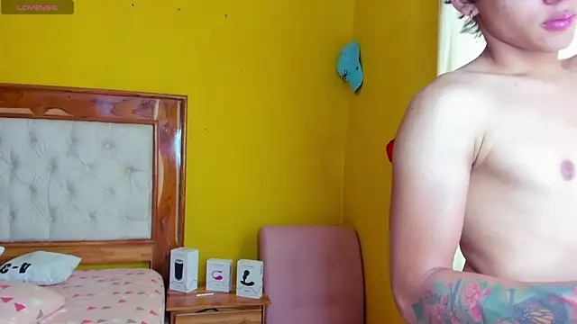 Snapshot of Edwars_03 chatting on 01-16-25, 04:18 Edwars 03 online show from 01-16-25, 04:18