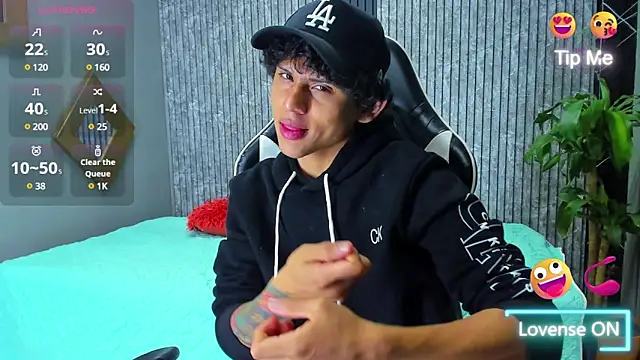 Snapshot of Edwars_03 chatting on 03-03-25, 11:46 Edwars 03 online show from 03-03-25, 11:46