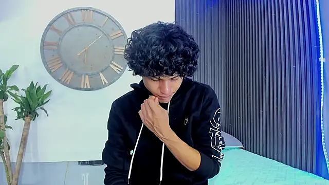 Snapshot of Edwars_03 chatting on 03-18-25, 08:26 Edwars 03 online show from 03-18-25, 08:26