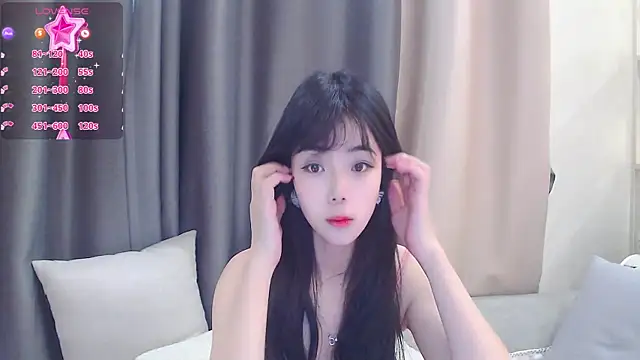 Snapshot of Duludulu_007 chatting on 02-13-25, 05:37 Duludulu 007 online show from 02-13-25, 05:37