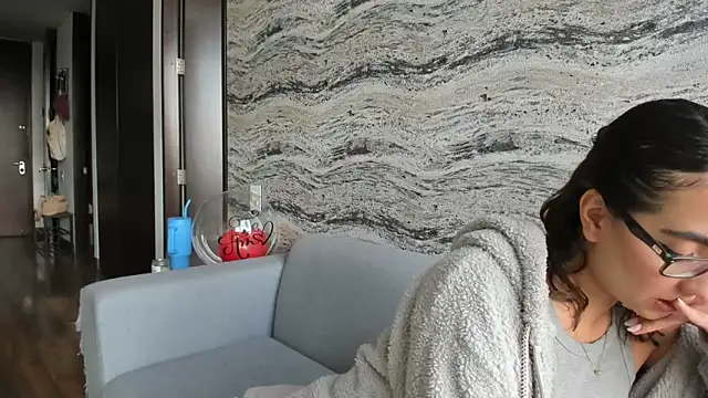 Sophi  a online show from 10-21-25, 08:42