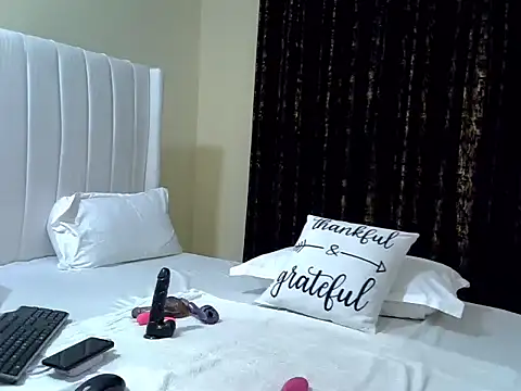 Baby champagne  online show from 12-04-24, 01:25