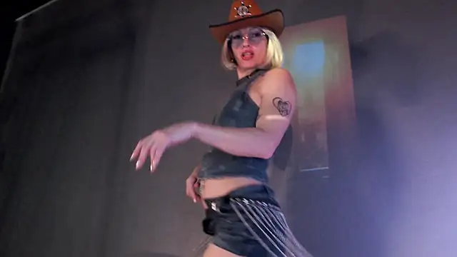 Snapshot of Dorothy_Meyer chatting on 02-06-25, 08:56 Dorothy Meyer online show from 02-06-25, 08:56