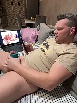 Bastilein1985 online show from 01-14-26, 05:07