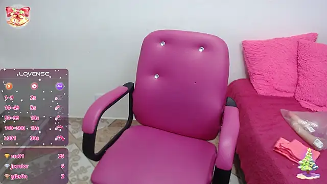 Snapshot of CristialJones_ chatting on 12-24-24, 04:51 CristialJones  online show from 12-24-24, 04:51