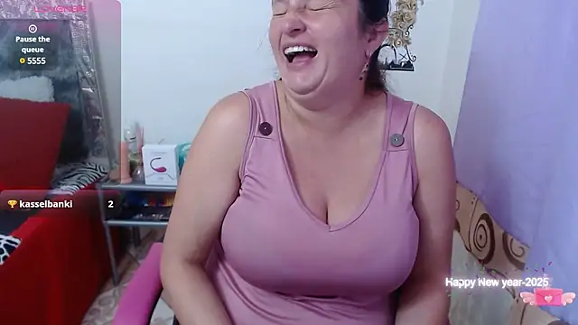 Snapshot of CristialJones_ chatting on 01-15-25, 01:52 CristialJones  online show from 01-15-25, 01:52