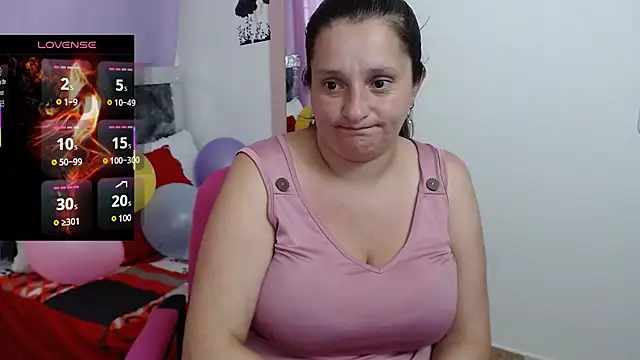 Snapshot of CristialJones_ chatting on 03-22-25, 03:20 CristialJones  online show from 03-22-25, 03:20