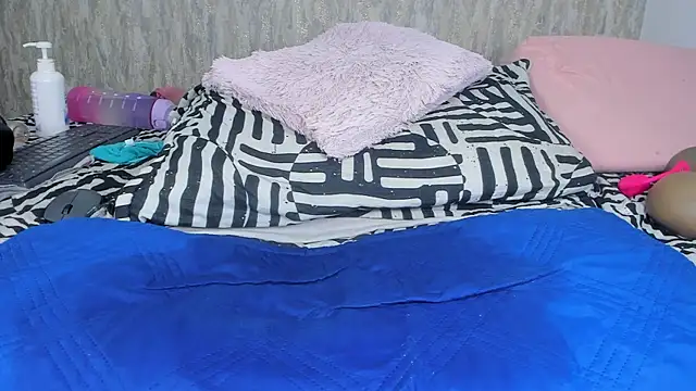 Snapshot of violett_lo chatting on 01-30-25, 06:13 violett lo online show from 01-30-25, 06:13