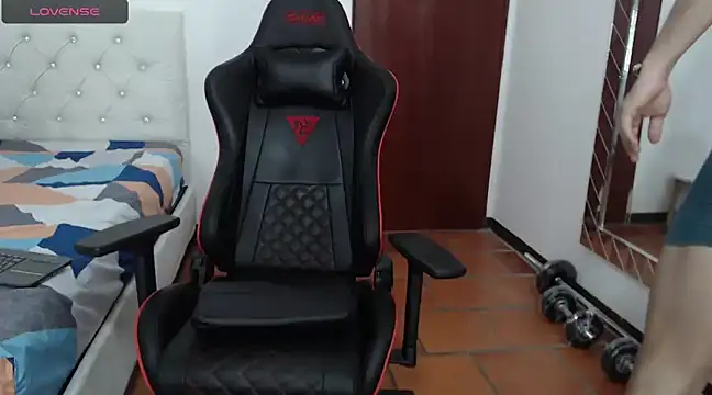 JoseRumbero26 online show from 02-27-25, 06:42