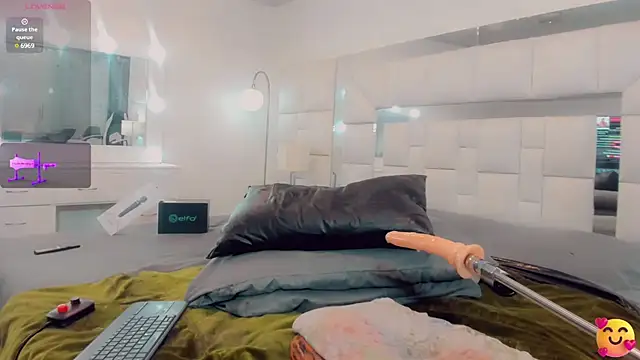 Snapshot of _ChanellR_ chatting on 02-11-25, 02:46  ChanellR  online show from 02-11-25, 02:46