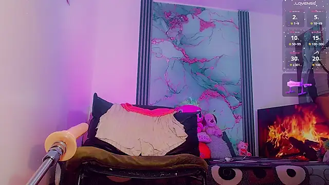 Snapshot of _ChanellR_ chatting on 10-04-25, 11:52  ChanellR  online show from 10-04-25, 11:52