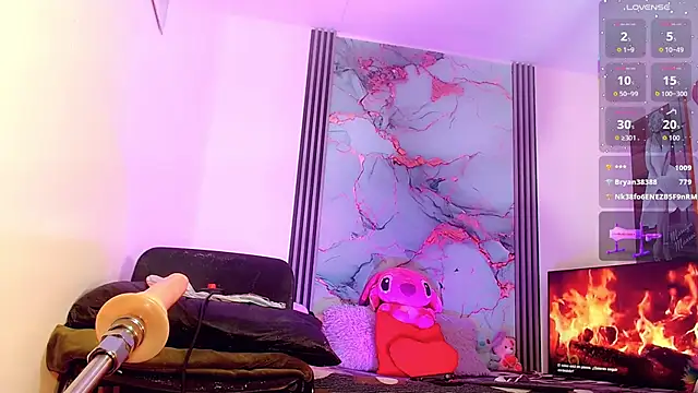 Snapshot of _ChanellR_ chatting on 10-17-25, 11:02  ChanellR  online show from 10-17-25, 11:02