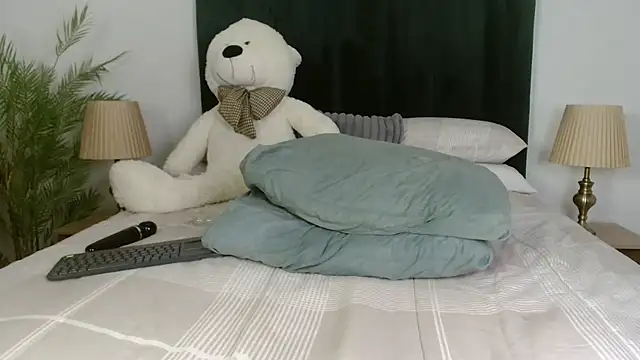 Snapshot of Stunning_Booty chatting on 01-01-25, 10:24 Stunning Booty online show from 01-01-25, 10:24