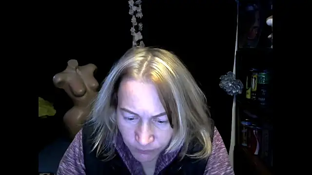 wLESLYMOSw online show from 10-16-25, 08:15