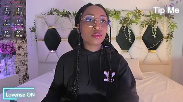 EmmaSanzz  online show from 03-01-25, 11:15