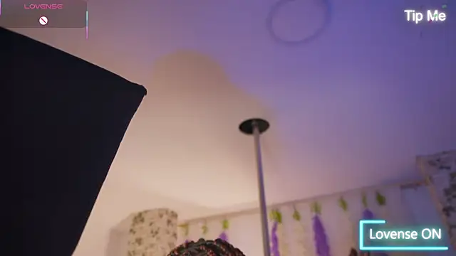 EmmaSanzz  online show from 11-14-25, 11:31