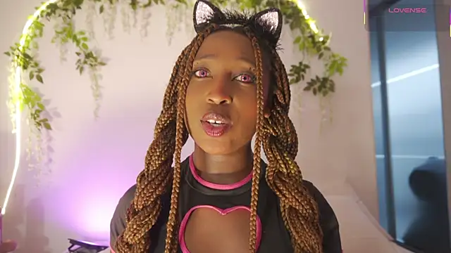 EmmaSanzz  online show from 12-18-25, 11:38