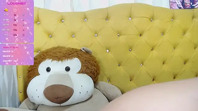 Snapshot of moniquehicks chatting on 02-20-25, 10:15 moniquehicks online show from 02-20-25, 10:15