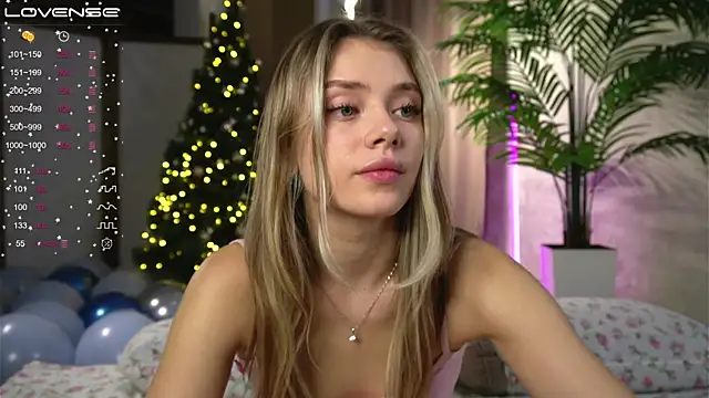 Snapshot of TastyPoint chatting on 12-09-24, 04:47 TastyPoint online show from 12-09-24, 04:47