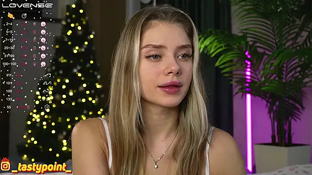 Snapshot of TastyPoint chatting on 12-12-24, 05:26 TastyPoint online show from 12-12-24, 05:26