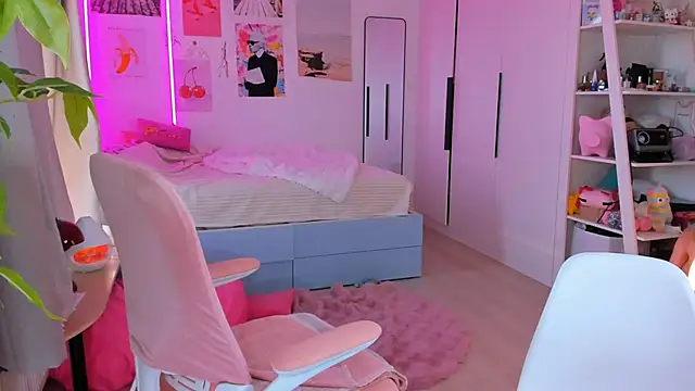 Lily Young online show from 04-22-26, 03:20