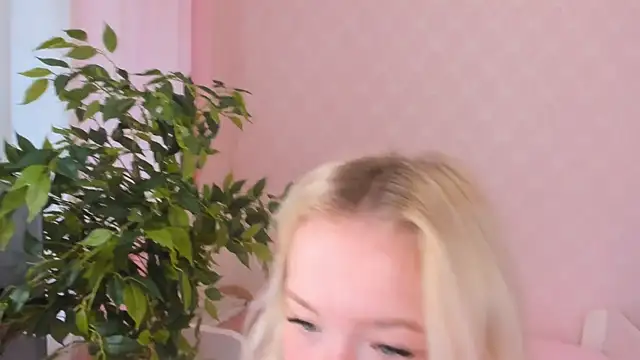 Lily Young online show from 07-28-26, 03:35