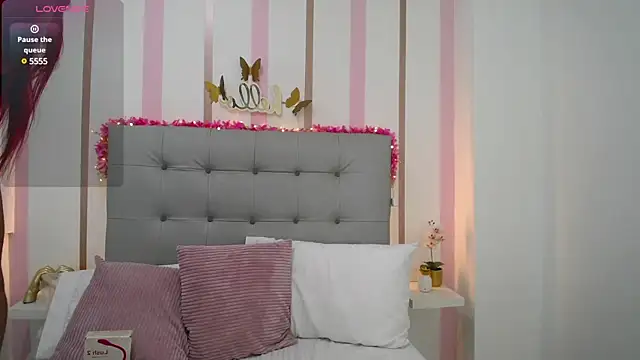 Mariana Rojas online show from 02-26-25, 08:59