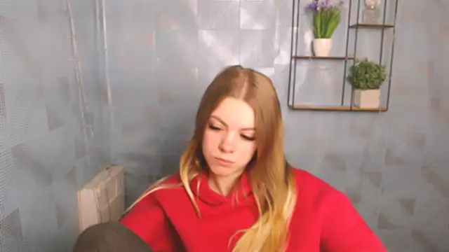 Snapshot of AliceFlirtt_ chatting on 12-14-24, 11:18 AliceFlirtt online show from 12-14-24, 11:18