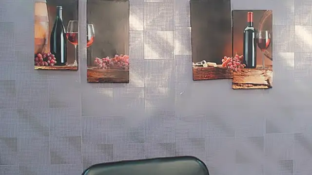 Snapshot of AliceFlirtt_ chatting on 12-17-24, 10:34 AliceFlirtt online show from 12-17-24, 10:34