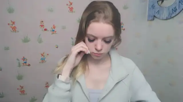 Snapshot of AliceFlirtt_ chatting on 12-17-24, 03:06 AliceFlirtt online show from 12-17-24, 03:06