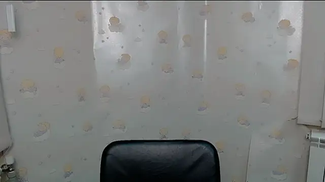 Snapshot of AliceFlirtt_ chatting on 12-25-24, 02:13 AliceFlirtt online show from 12-25-24, 02:13