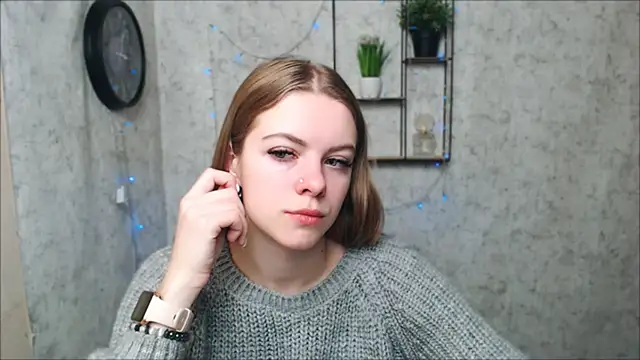 Snapshot of AliceFlirtt_ chatting on 12-27-24, 07:29 AliceFlirtt online show from 12-27-24, 07:29