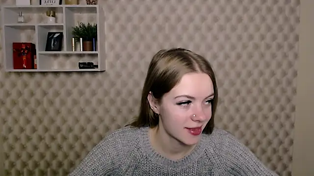 Snapshot of AliceFlirtt_ chatting on 12-31-24, 07:20 AliceFlirtt online show from 12-31-24, 07:20