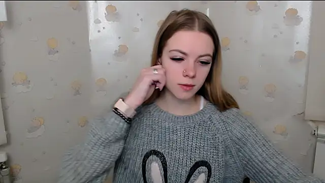 Snapshot of AliceFlirtt_ chatting on 01-03-25, 07:38 AliceFlirtt online show from 01-03-25, 07:38