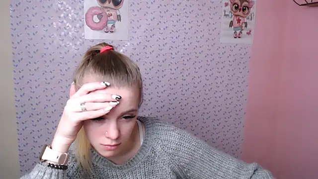 Snapshot of AliceFlirtt_ chatting on 01-03-25, 02:19 AliceFlirtt online show from 01-03-25, 02:19