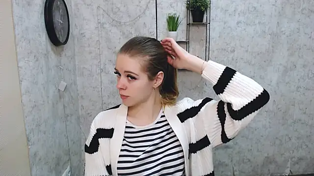 Snapshot of AliceFlirtt_ chatting on 01-04-25, 09:10 AliceFlirtt online show from 01-04-25, 09:10