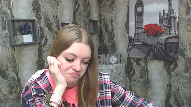 Snapshot of AliceFlirtt_ chatting on 01-07-25, 10:54 AliceFlirtt online show from 01-07-25, 10:54