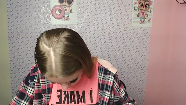 Snapshot of AliceFlirtt_ chatting on 01-07-25, 01:57 AliceFlirtt online show from 01-07-25, 01:57