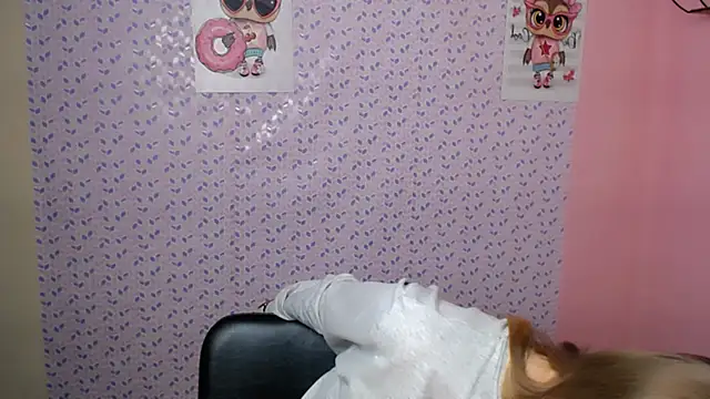 Snapshot of AliceFlirtt_ chatting on 01-08-25, 11:10 AliceFlirtt online show from 01-08-25, 11:10