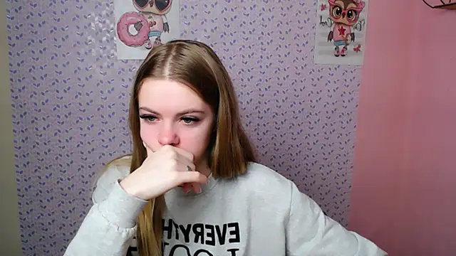 Snapshot of AliceFlirtt_ chatting on 01-09-25, 07:42 AliceFlirtt online show from 01-09-25, 07:42