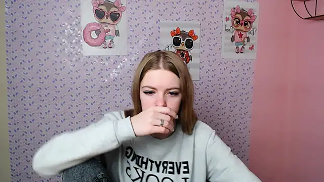 Snapshot of AliceFlirtt_ chatting on 01-09-25, 02:29 AliceFlirtt online show from 01-09-25, 02:29