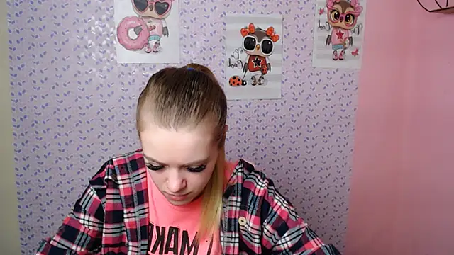 Snapshot of AliceFlirtt_ chatting on 01-10-25, 08:18 AliceFlirtt online show from 01-10-25, 08:18