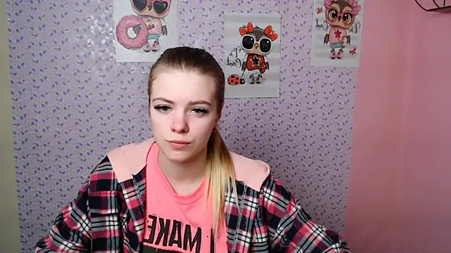 Snapshot of AliceFlirtt_ chatting on 01-10-25, 01:20 AliceFlirtt online show from 01-10-25, 01:20