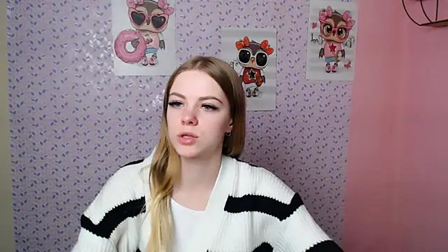 Snapshot of AliceFlirtt_ chatting on 01-11-25, 12:29 AliceFlirtt online show from 01-11-25, 12:29