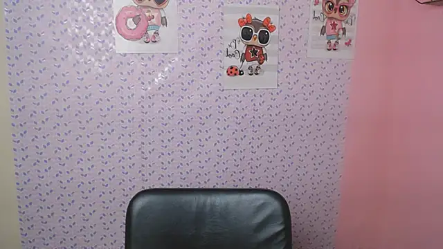 Snapshot of AliceFlirtt_ chatting on 01-15-25, 02:35 AliceFlirtt online show from 01-15-25, 02:35