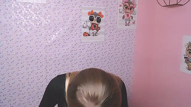 Snapshot of AliceFlirtt_ chatting on 01-22-25, 02:03 AliceFlirtt online show from 01-22-25, 02:03